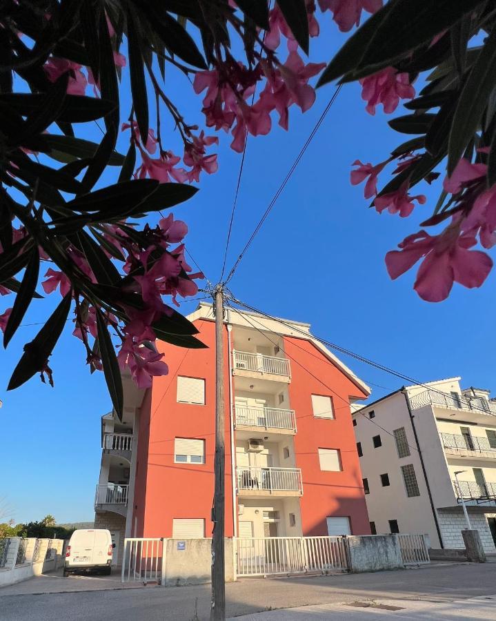 Apartments Zora Trogir Exterior foto